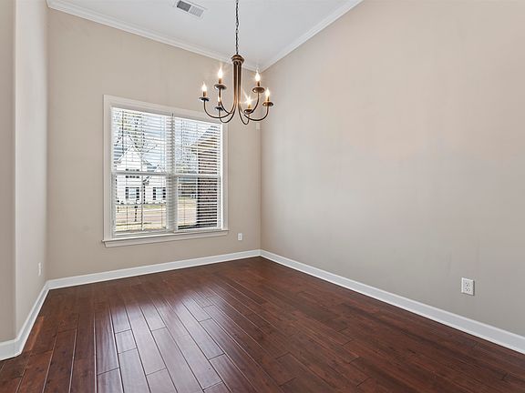 4th image of 7925 Country Lake Dr
