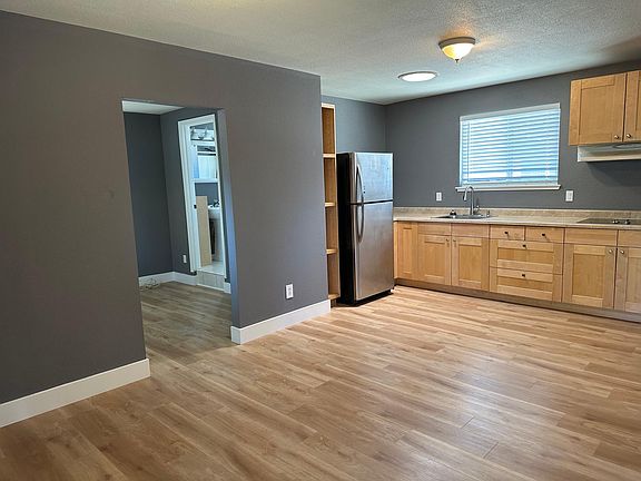 3rd image of 1115 Diana Ave
