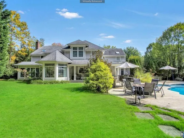 738 Beechcrest Dr, River Vale, NJ 07675