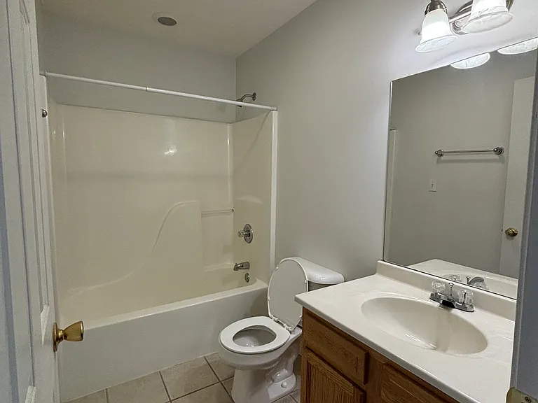 989 Bratton Br #7 — Photo 12