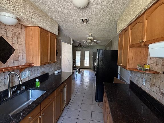 5th image of 526 Pebble Rd