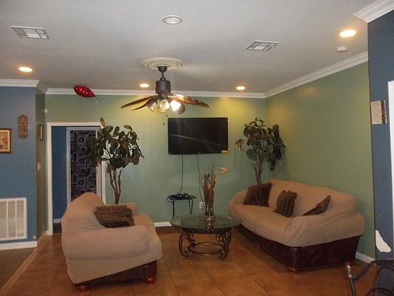 3rd image of 5925 Three Oaks Ct