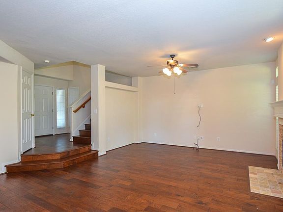 4th image of 8911 Summer Ash Ln