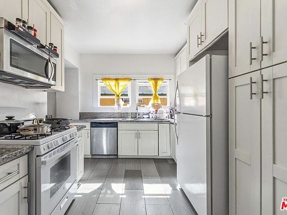 5th image of 1363 E 49th St