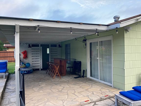 5th image of 122 MEADOW PARK ST