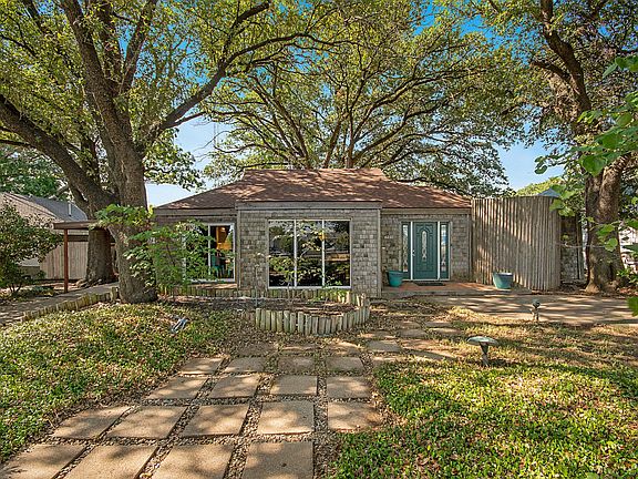 2nd image of 6237 Calmont Ave