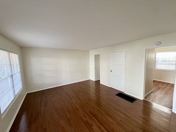 3rd image of 1061 E Broadway #11474431