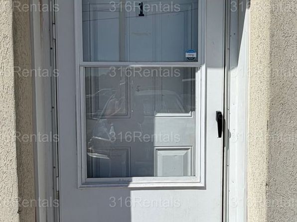 300 S Main St APT 1