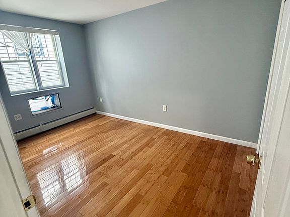 4th image of 170-29 93rd Ave Floor 2
