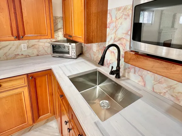 (undisclosed Address), Seattle, WA 98136