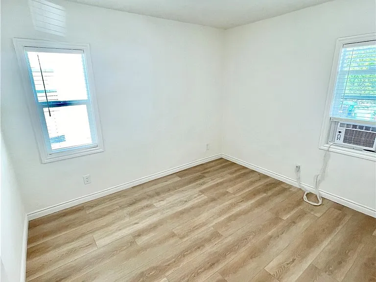 1504 S Garfield Ave — Photo 8