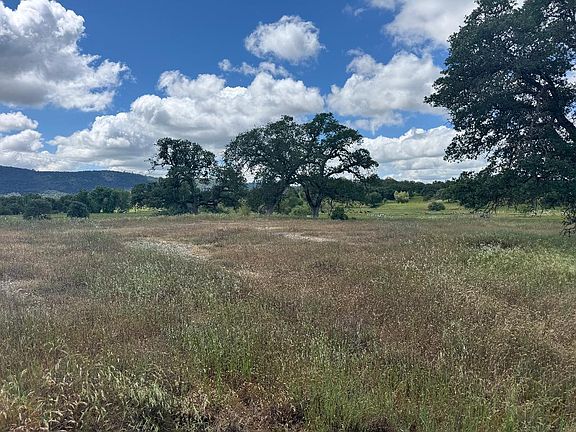 4th image of 3084 Little John Rd