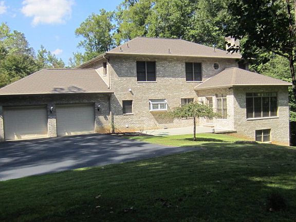 3rd image of 39 Lake Heron Dr