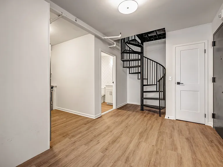 Welcome to Luckey Platt, where modern aesthetics meet comfort. Enjoy spacious layouts, sleek finishes, and unique spiral staircases that enhance your living experience. Elevate your lifestyle todayschedule a tour now!