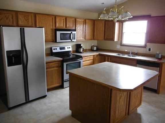 3rd image of 3074 Silverwood Dr