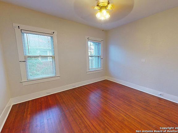 5th image of 501 E Locust St