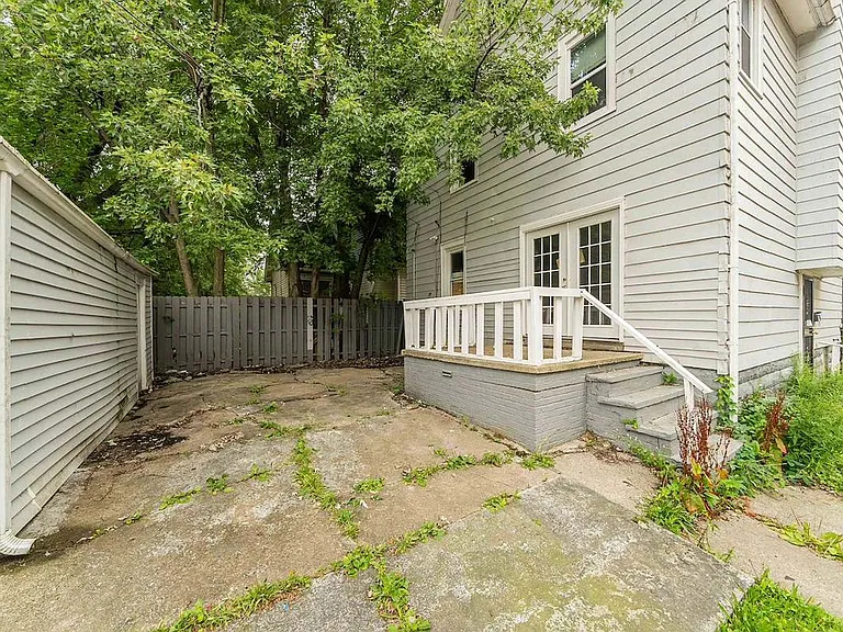 2145 W 100th St — Photo 37
