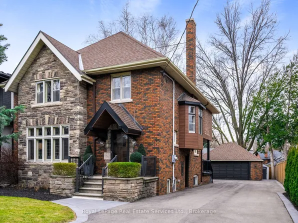 28 Thompson Ave, Toronto, ON M8Z 3T3