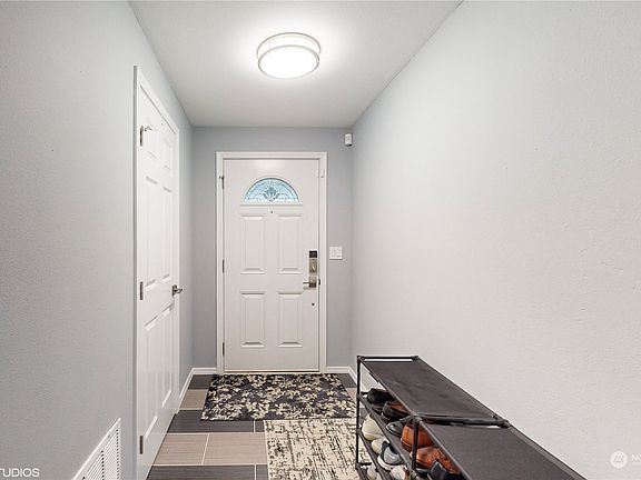 3rd image of 1126 30th Street NE