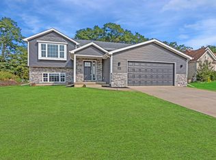 6560 Ellsworth Pl, Merrillville, IN 46410