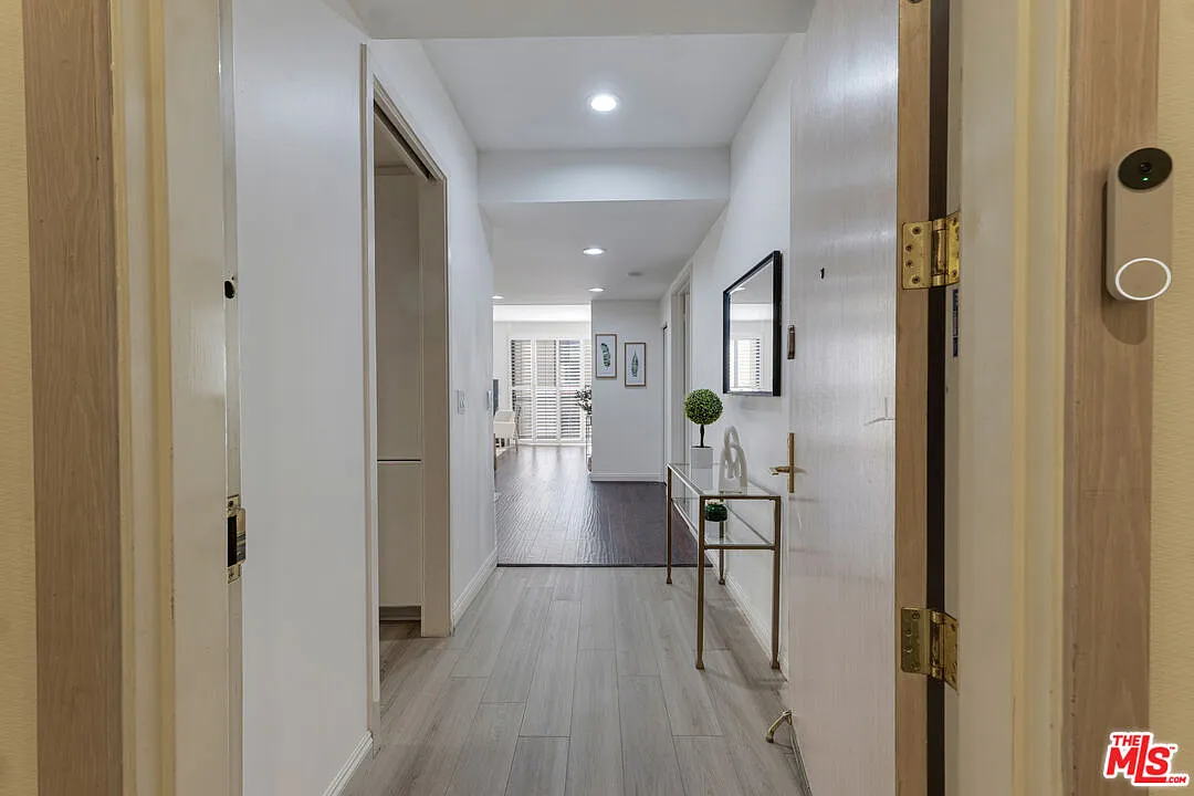 3 bed, 2.0 bath, 1516 sqft, $5,600 — Photo 2