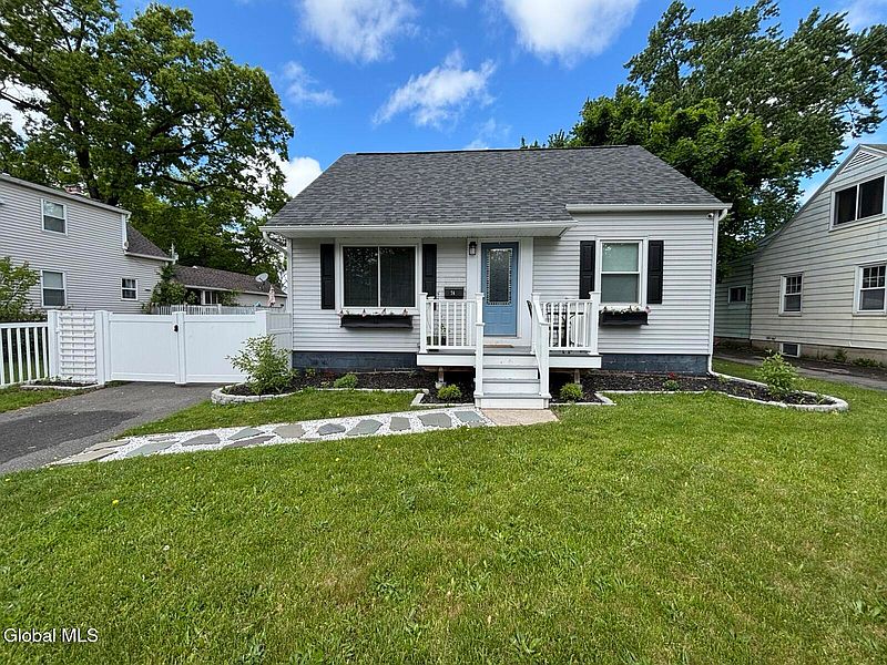 2nd image of 74 MacArthur Drive