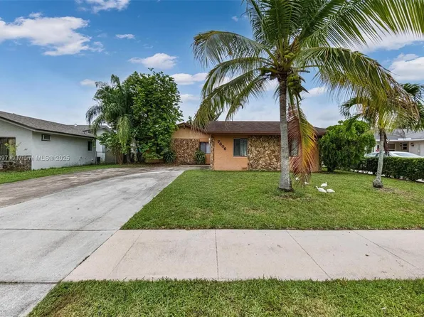 7606 SW 8th Ct, Pompano Beach, FL 33068