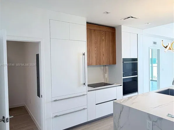 1400 Biscayne Blvd #809, Miami, FL 33132