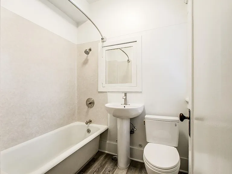 Virginian Apartments — Photo 11