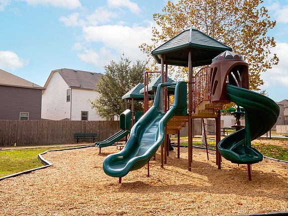 4th image of 4562 Whispering Oak