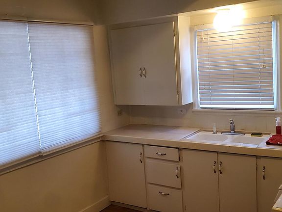 5th image of 669 27th St