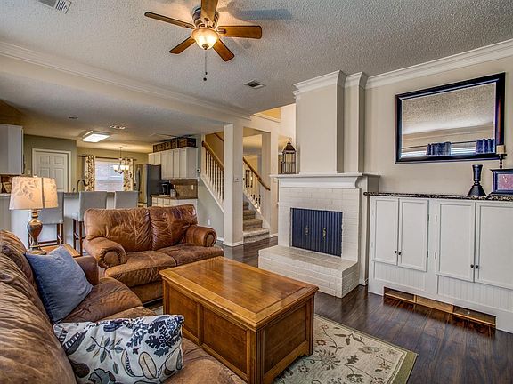 3rd image of 4413 Santa Fe Ln