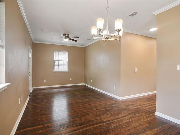 3rd image of 3131 Broadway St