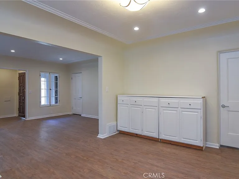 226 S Rexford Dr — Photo 5