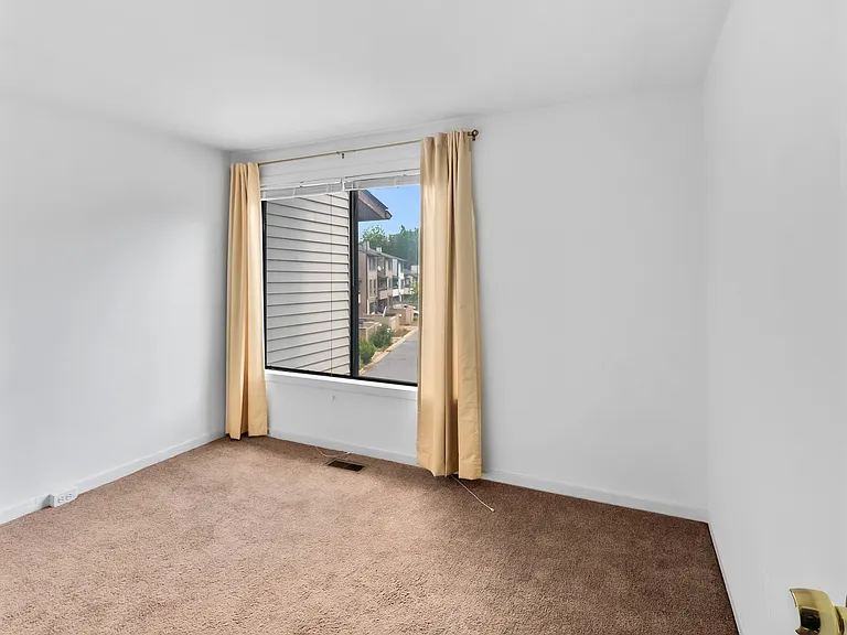 9427 Collette Way — Photo 17