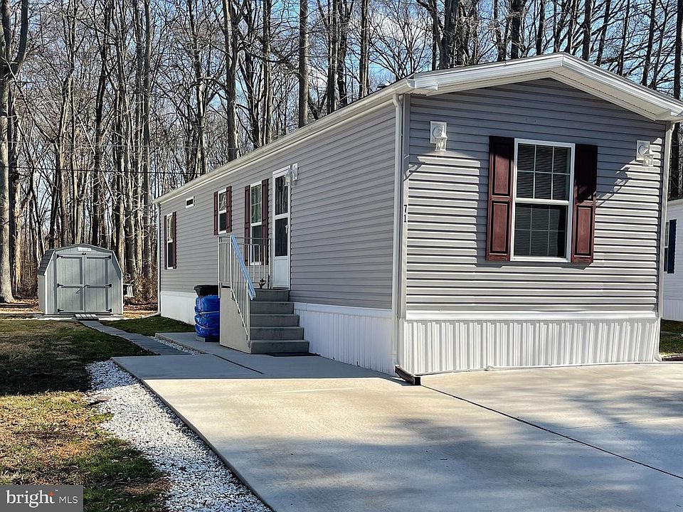 1st image of 71 Forest Dr