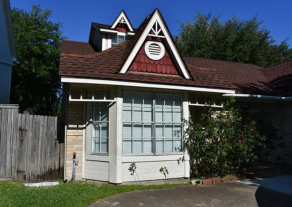 1st image of 3227 S Briar Knoll Dr