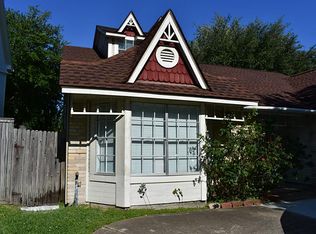 3227 S Briar Knoll Dr, Houston, TX 77082