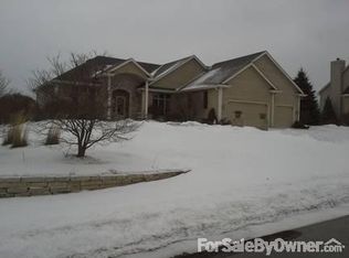 N26W27060 Casey Ct, Pewaukee, WI 53072