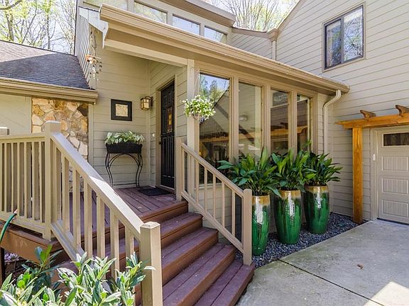 2nd image of 4416 Oak Ln