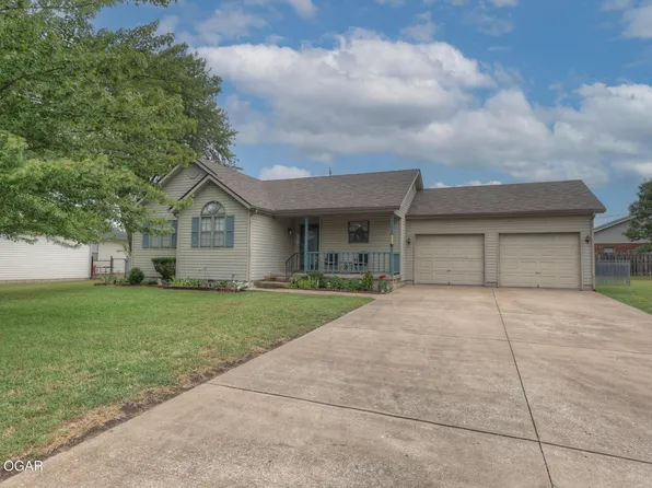 1405 Cheryl Ln, Webb City, MO 64870