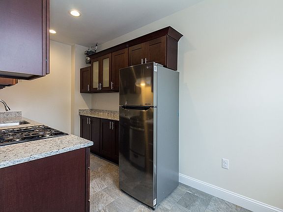 2nd image of 33 Walbridge St APT 1