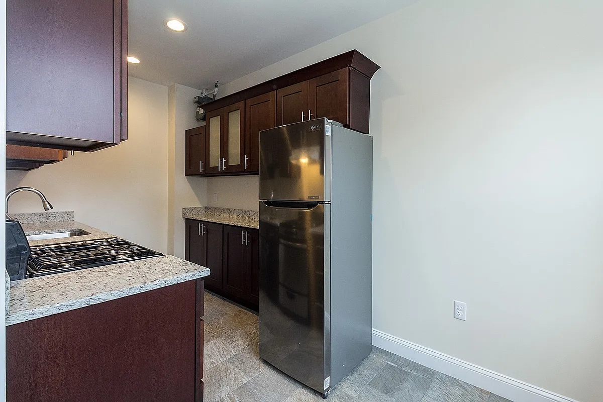 Building Photo - 33 Walbridge St #1