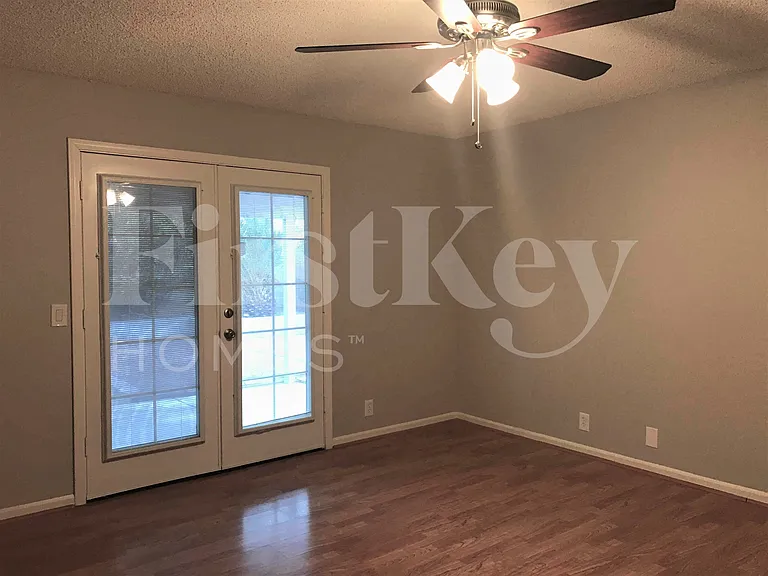 12925 N 73rd Ave — Photo 11