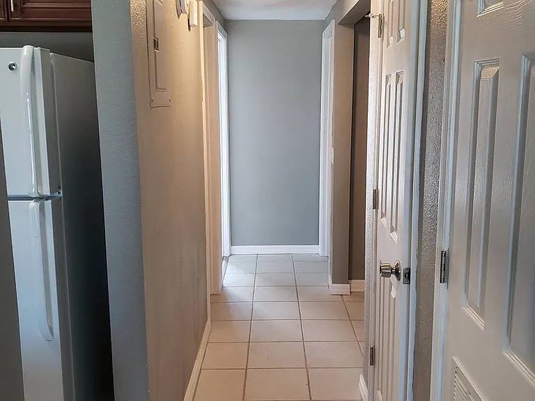 407 Viola Ave — Photo 9