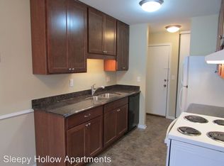 180 County Road B2 E APT 23, Little Canada, MN 55117