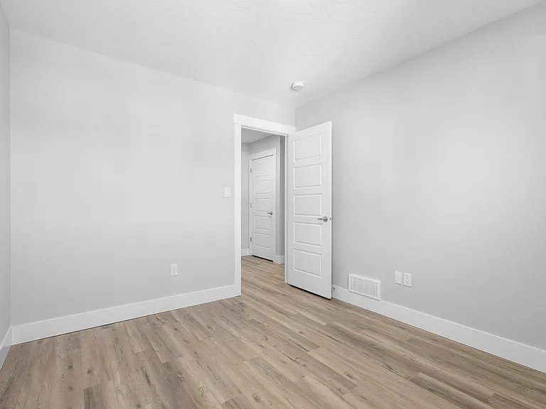 900 Saint Andrews Ln — Photo 16