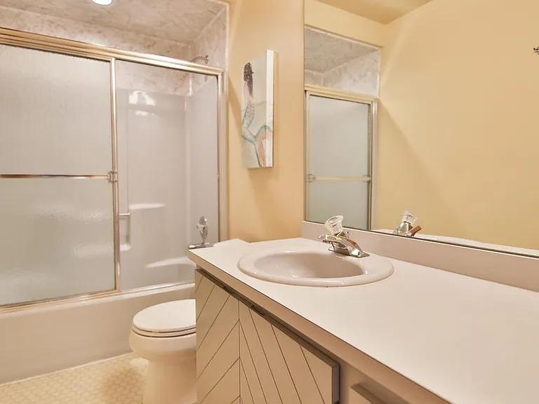 21 Brown Ave — Photo 100