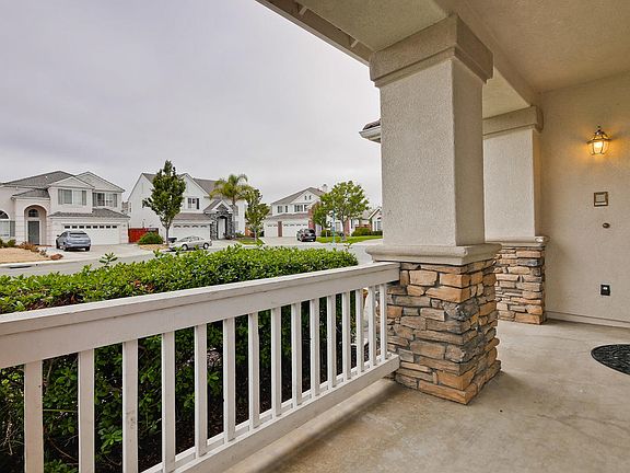 3rd image of 2525 California Ct