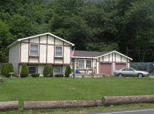 902 Coxton Rd, Duryea, PA 18642